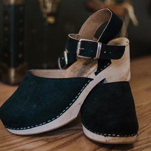 Vegan Faux Suede Clogs- Black